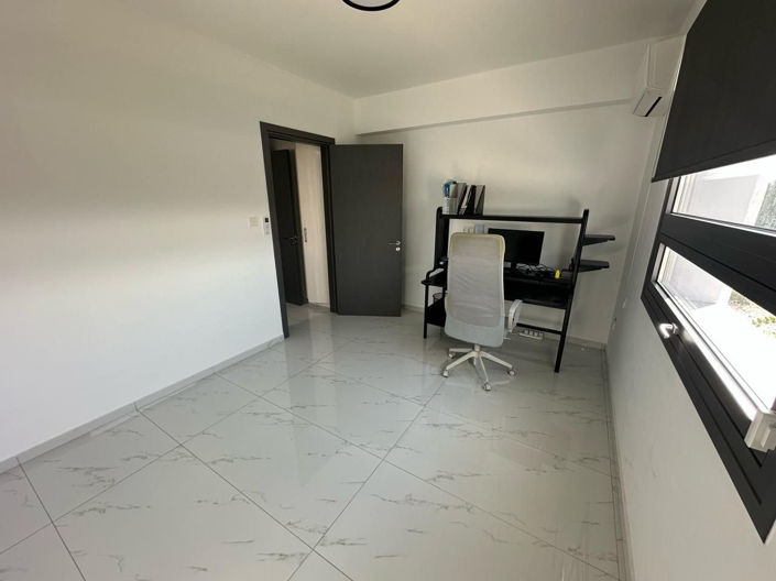 Image No.16-4 Bed House for sale