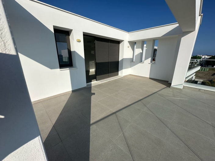 Image No.30-4 Bed House for sale
