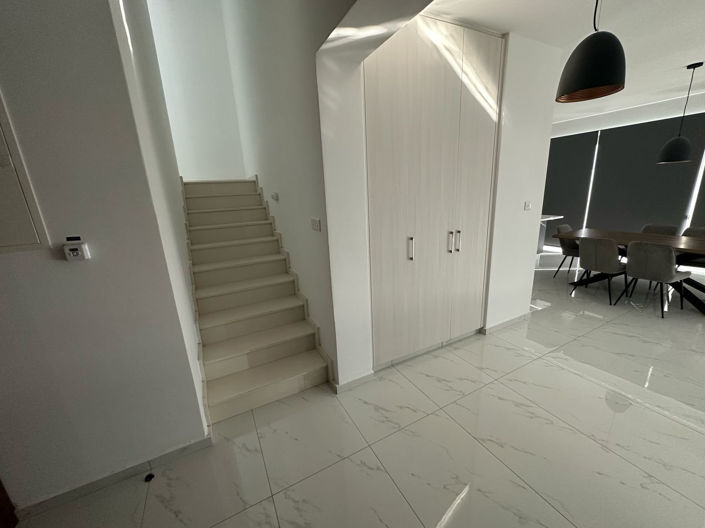 Image No.9-4 Bed House for sale