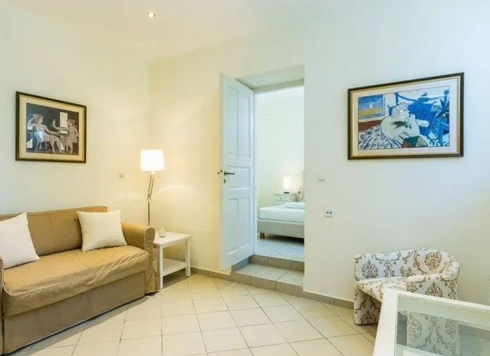 Image No.17-2 Bed House for sale