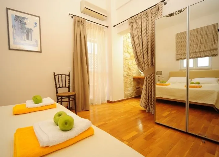 Image No.18-3 Bed House for sale
