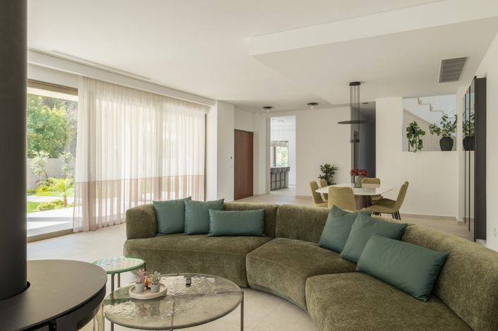 Image No.38-4 Bed House for sale