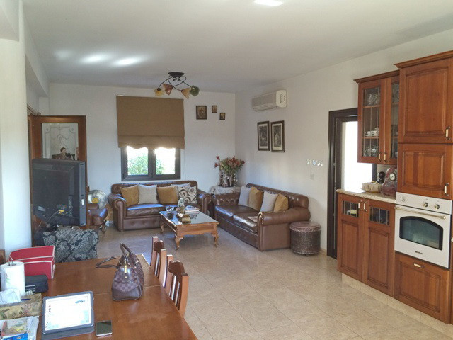 Image No.10-4 Bed Property for sale