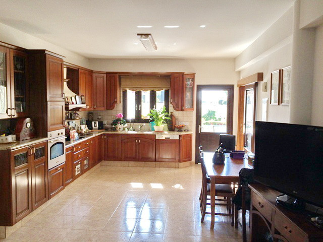 Image No.13-4 Bed Property for sale
