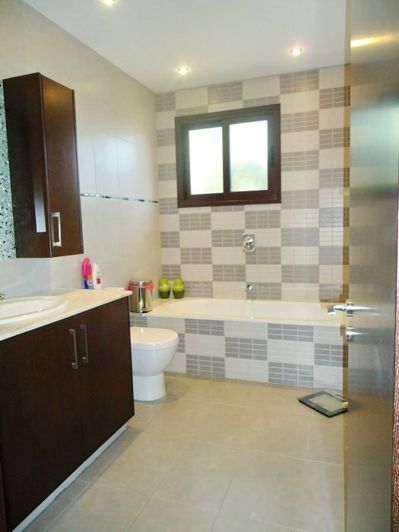 Image No.14-Propriété de 4 chambres à vendre à Larnaca