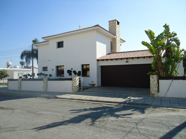 Image No.2-Propriété de 4 chambres à vendre à Larnaca