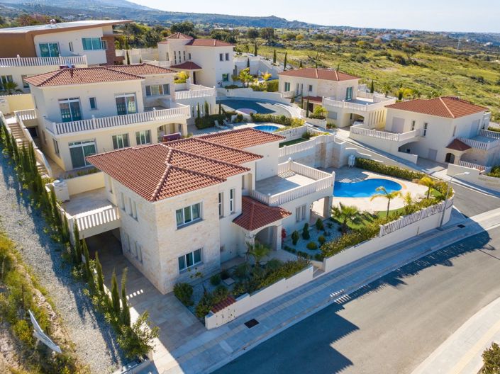 Image No.20-4 Bed House for sale