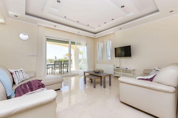 Image No.3-4 Bed House for sale