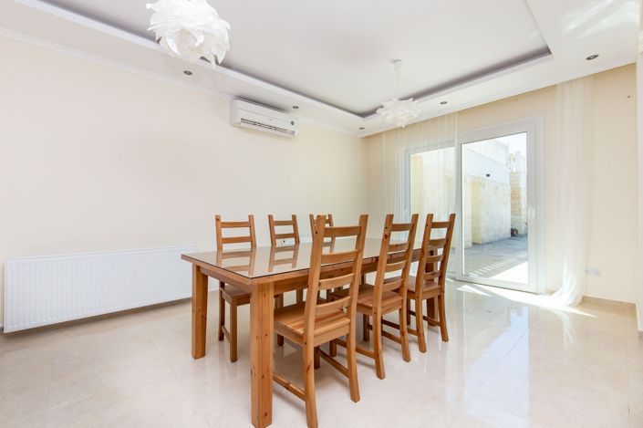 Image No.5-4 Bed House for sale