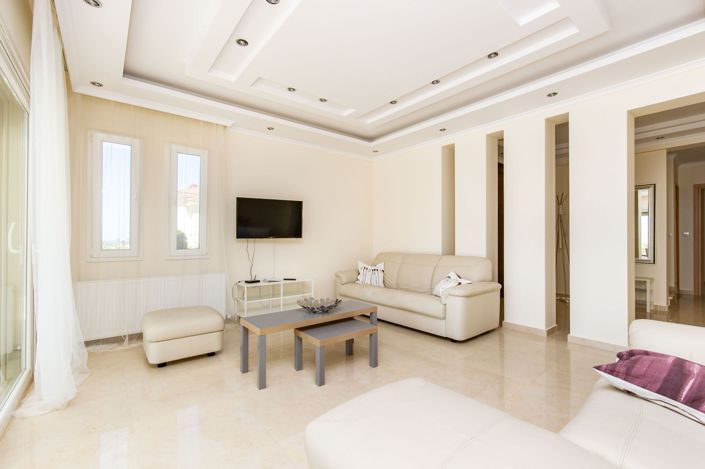 Image No.6-4 Bed House for sale