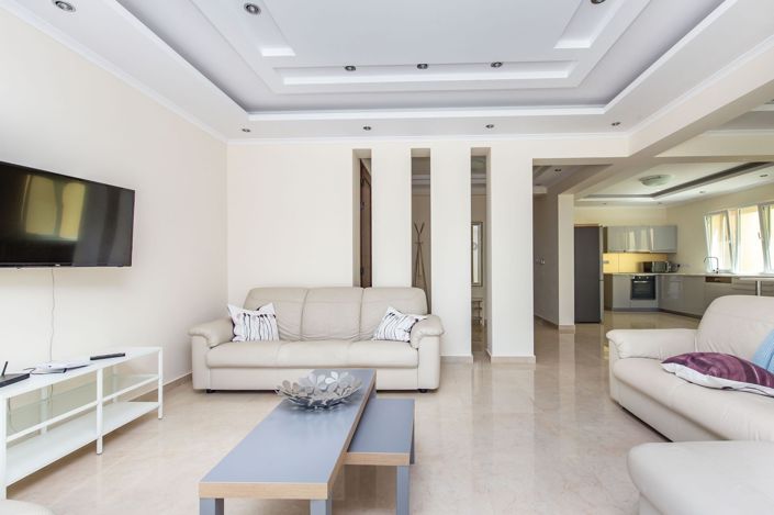 Image No.7-4 Bed House for sale