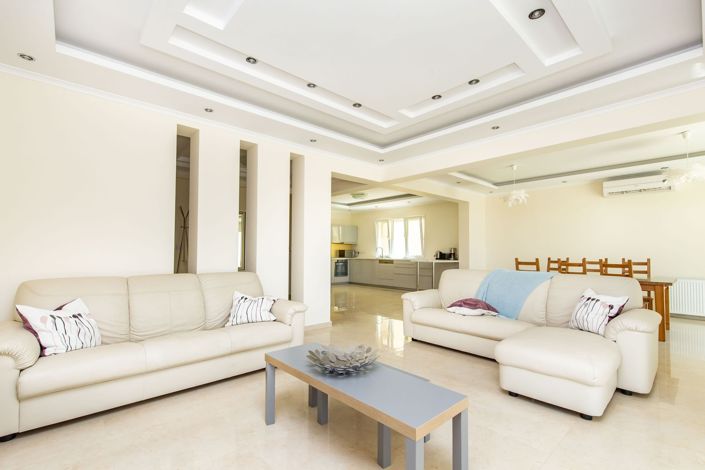 Image No.9-4 Bed House for sale