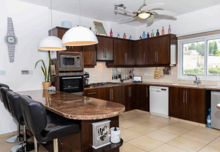 Image No.4-4 Bed House for sale
