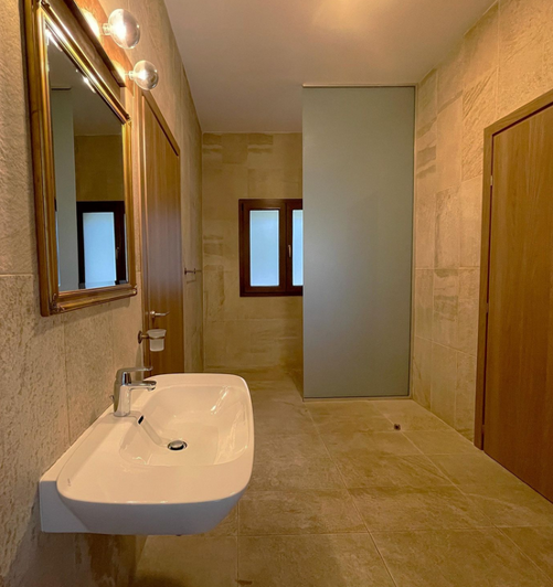 Image No.16-5 Bed House for sale