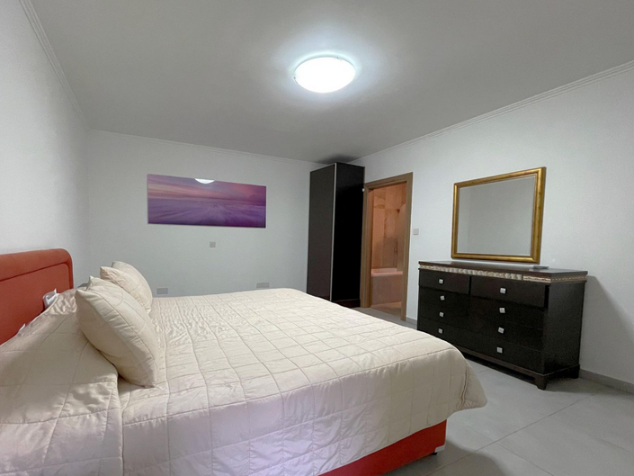 Image No.17-5 Bed House for sale