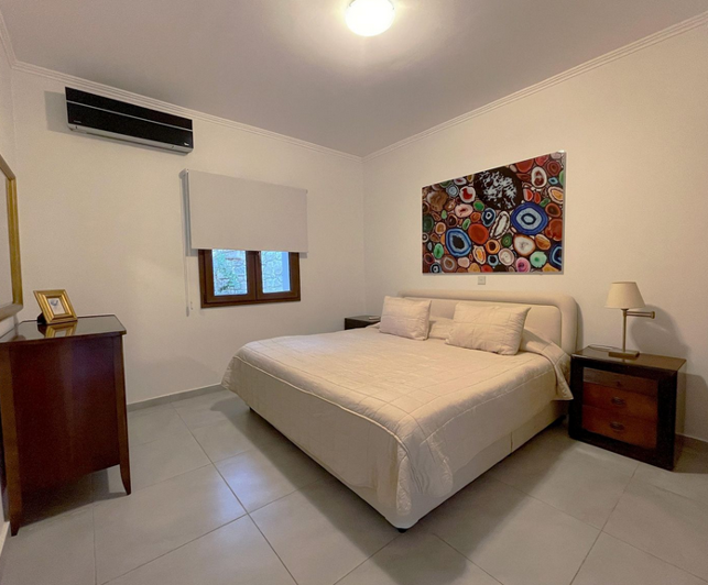 Image No.20-5 Bed House for sale