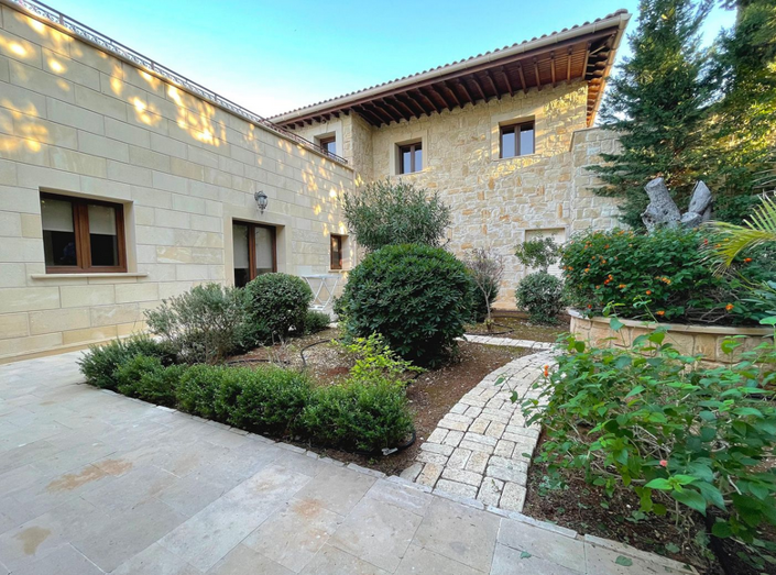Image No.32-5 Bed House for sale