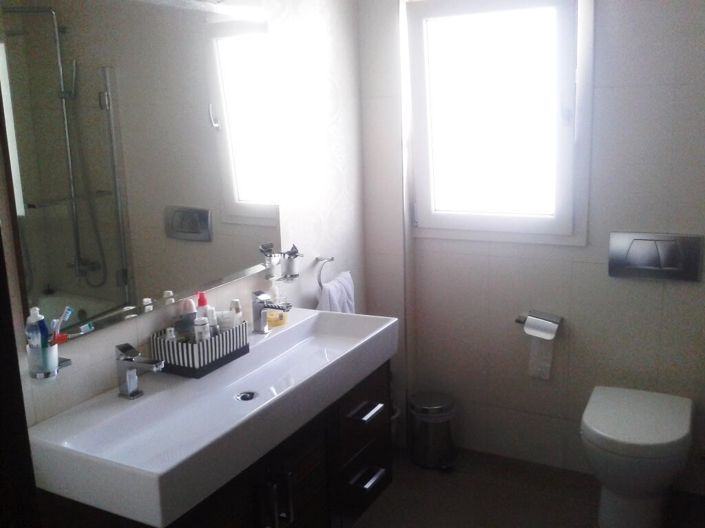Image No.8-5 Bed House for sale