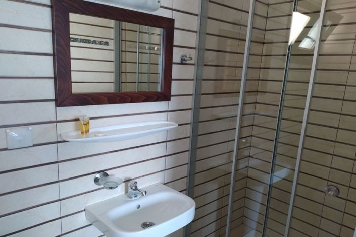Image No.10-10 Bed House for sale