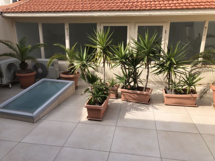 Image No.16-10 Bed House for sale