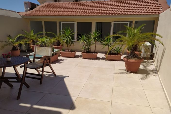 Image No.20-10 Bed House for sale
