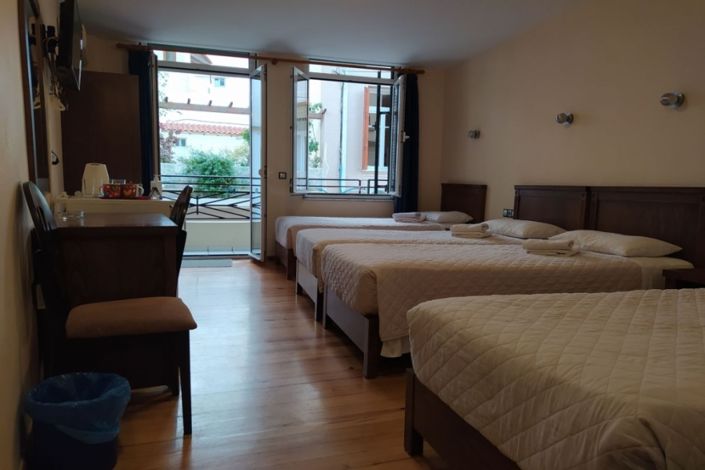 Image No.5-10 Bed House for sale