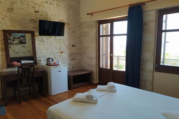 Image No.8-10 Bed House for sale