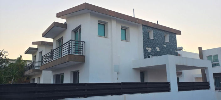 Image No.2-3 Bed Property for sale