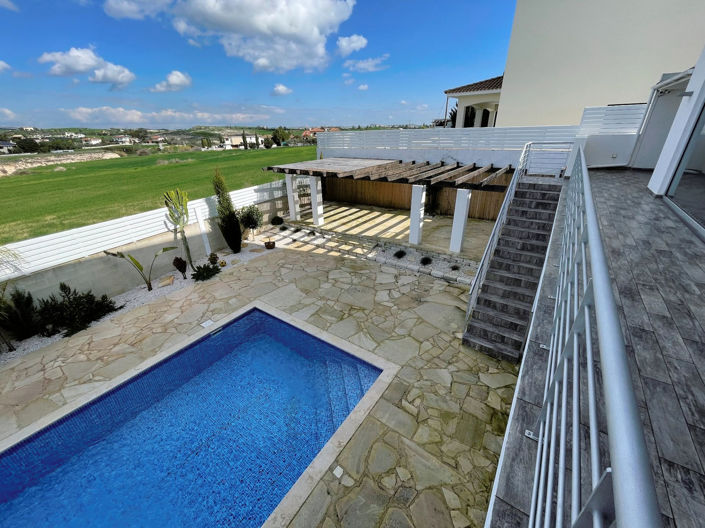 Image No.16-5 Bed Property for sale