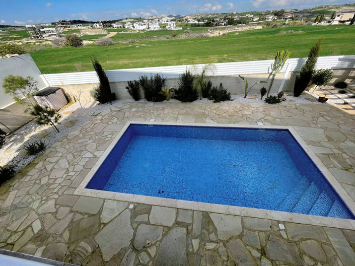 Image No.17-5 Bed Property for sale