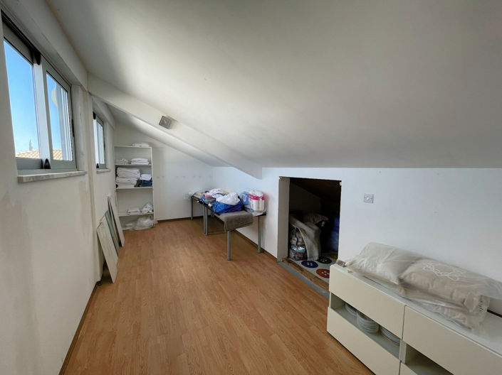 Image No.20-5 Bed Property for sale