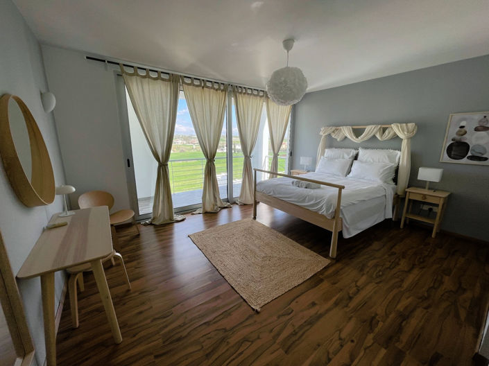 Image No.27-5 Bed Property for sale