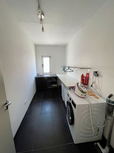 Image No.28-5 Bed Property for sale