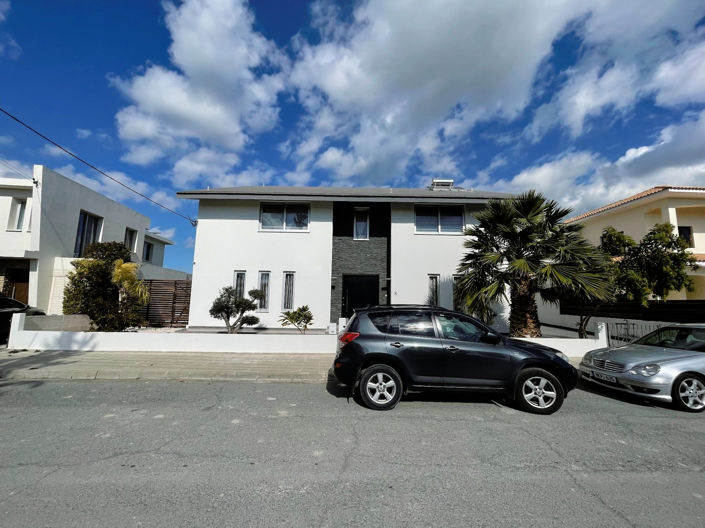 Image No.3-5 Bed Property for sale