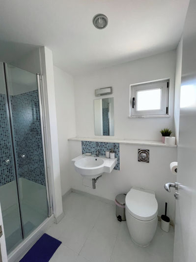 Image No.34-5 Bed Property for sale