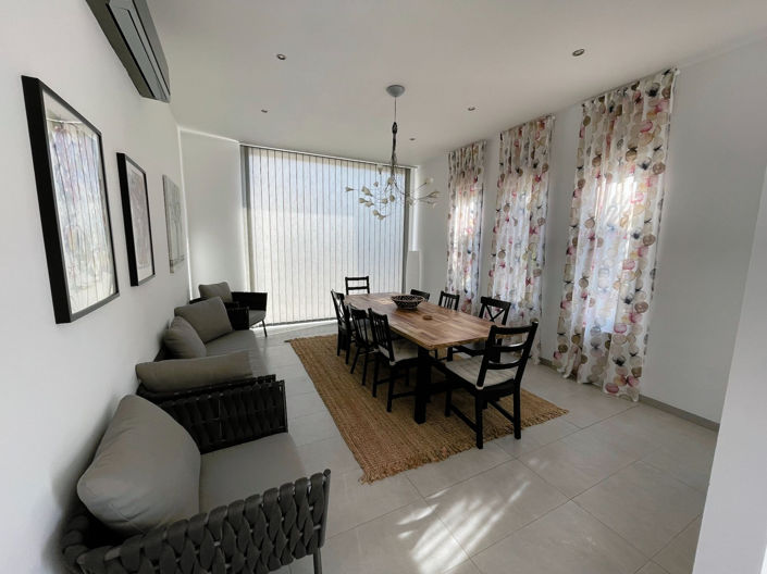 Image No.38-5 Bed Property for sale