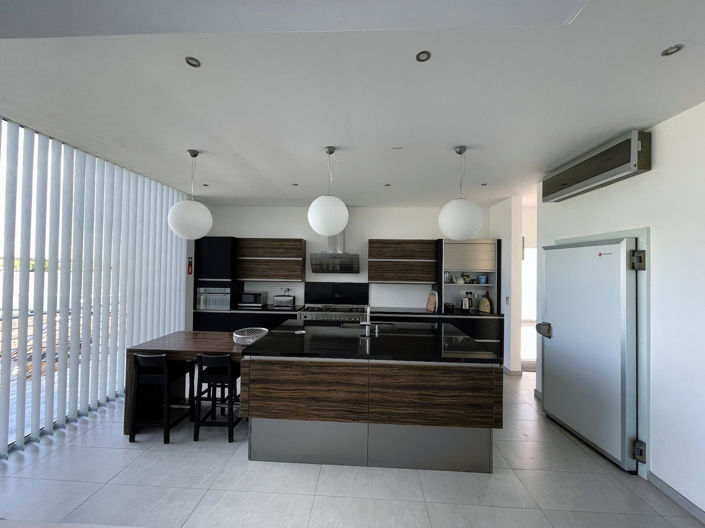 Image No.44-5 Bed Property for sale