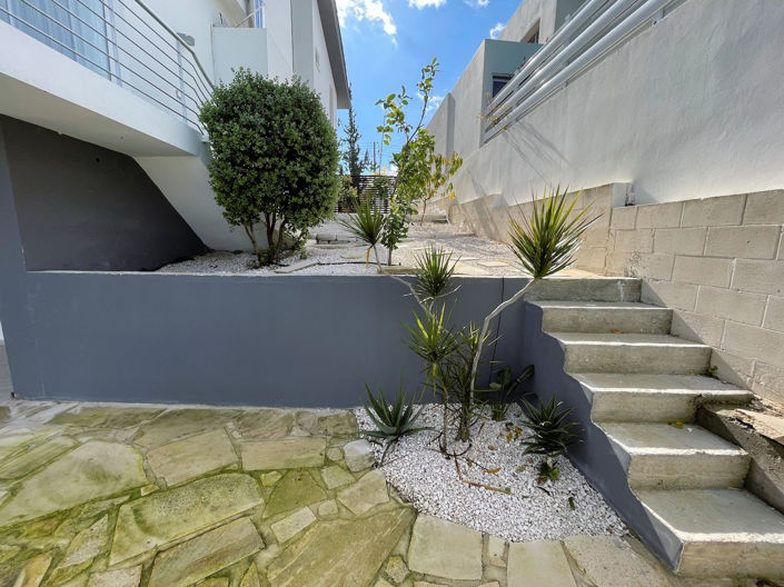 Image No.9-5 Bed Property for sale
