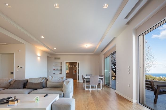 Image No.8-5 Bed House for sale