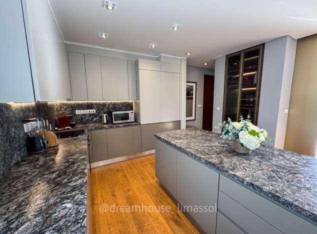 Image No.17-3 Bed Apartment for sale