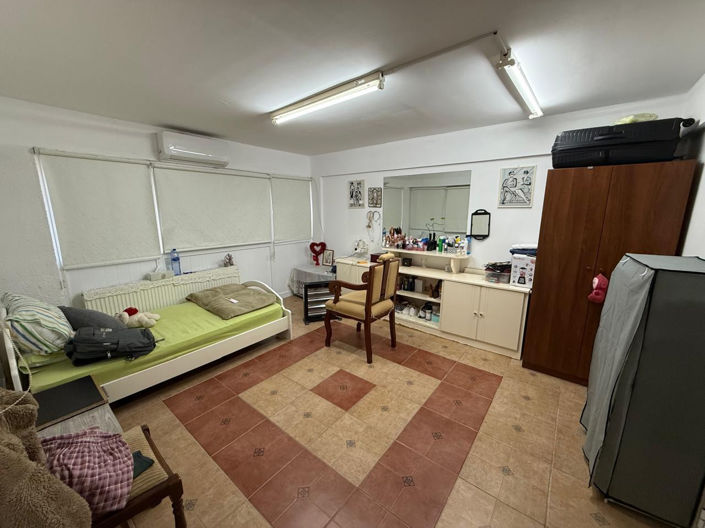 Image No.7-Propriété de 5 chambres à vendre à Larnaca