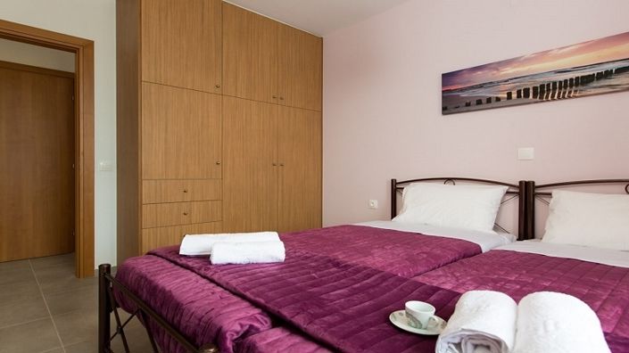 Image No.10-4 Bed Property for sale