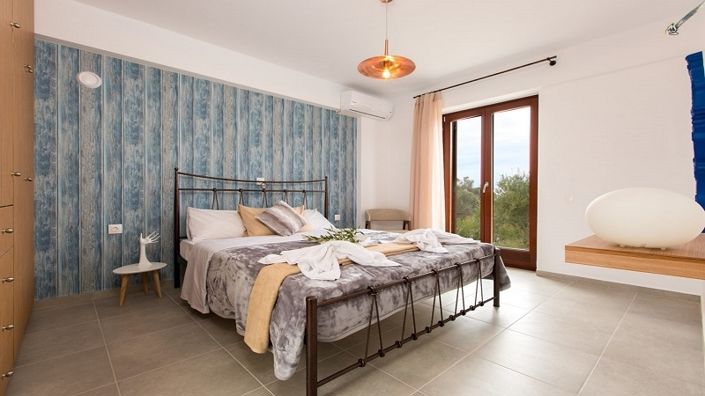 Image No.11-4 Bed Property for sale