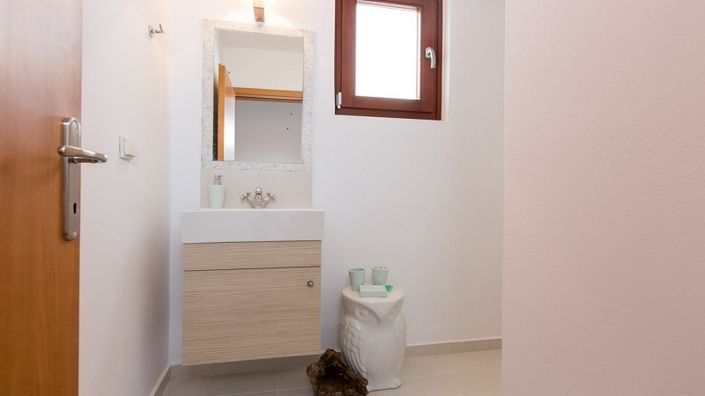 Image No.18-4 Bed Property for sale