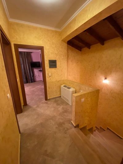 Image No.18-7 Bed House for sale