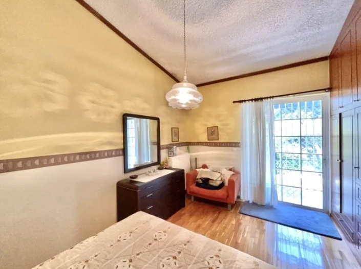 Image No.17-2 Bed House for sale