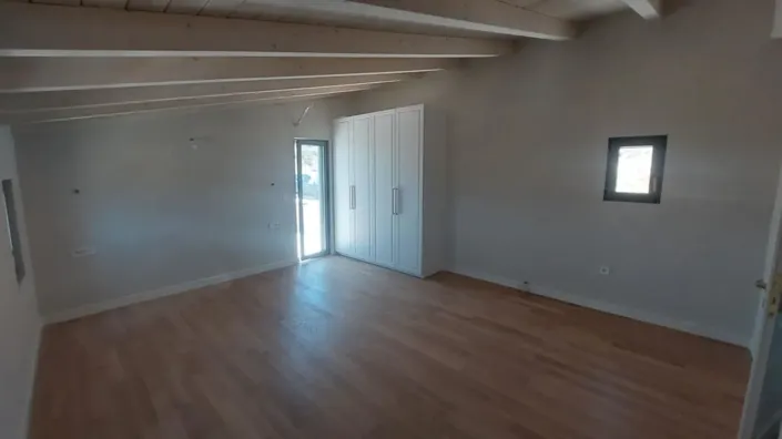 Image No.3-5 Bed House for sale