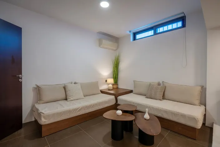 Image No.19-7 Bed House for sale