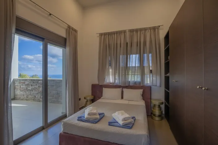 Image No.22-7 Bed House for sale