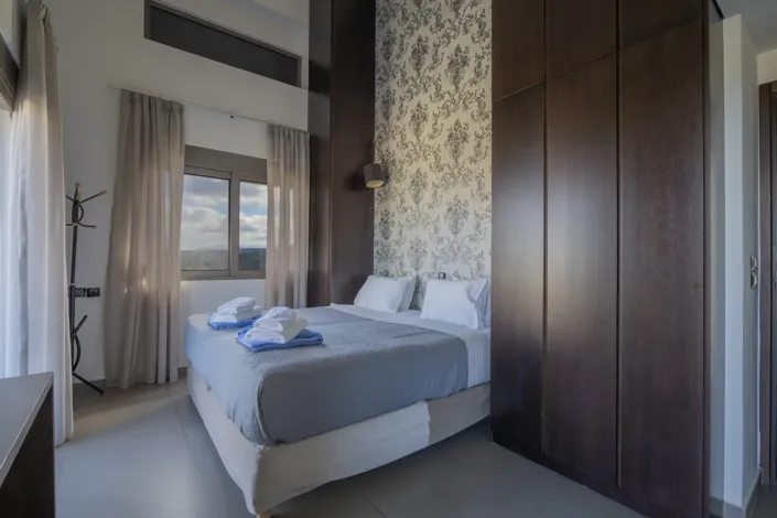 Image No.25-7 Bed House for sale